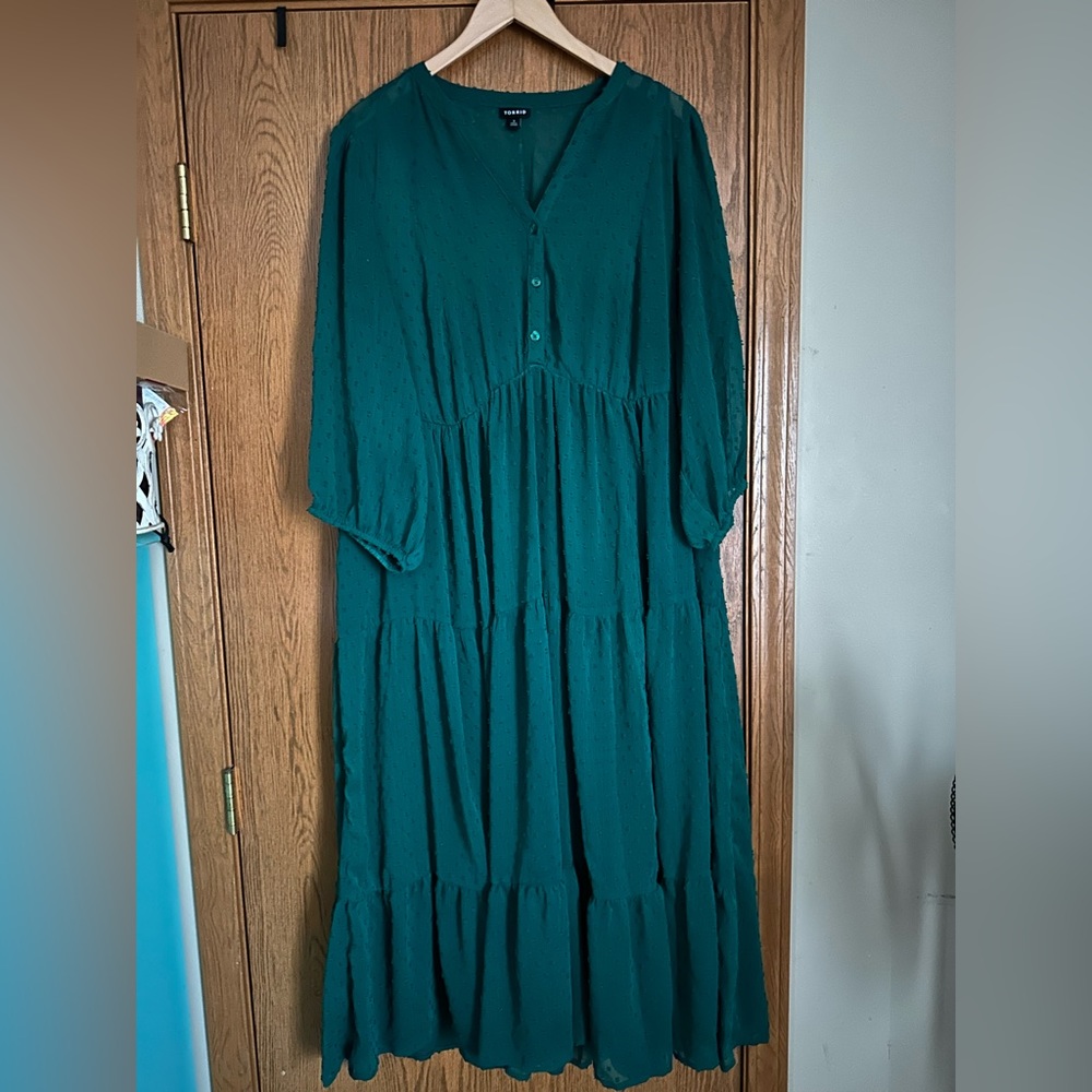 Torrid jewel green clip dot maxi dress size 3.